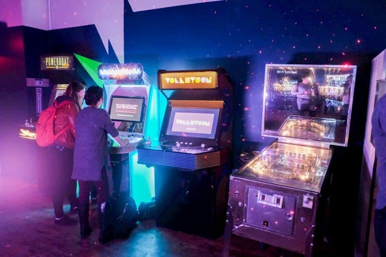 One To World MeetUp Wonderville Bar & Arcade in Brooklyn